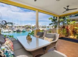 Marina View - Waterfront Stunner with Plunge Pool, hôtel à Darwin