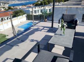 Magnificent view and pool, hotel in Albir