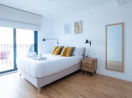 Stay U-nique Apartments Albeniz BCN, apartment in Hospitalet de Llobregat