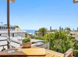 Quaint 2-Bed Beach Abode with Ocean Views