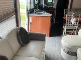 Hartwell’s Rv & camper Relaxation, luxury tent in Boyce