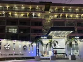 Chequers Suites Subic Bay, beach hotel in Olongapo