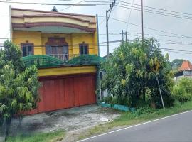 OYO 93769 Setia Budi Guest House 2, хотел в Sragen