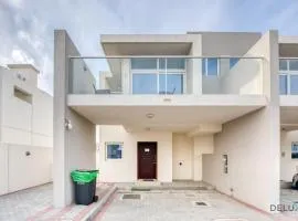 Tranquil 3BR Townhouse at Albizia Damac Hills 2 by Deluxe Holiday Homes