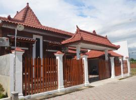 Capital O 93719 Homestay Omah Bidadari โรงแรมในปรัมบานัน