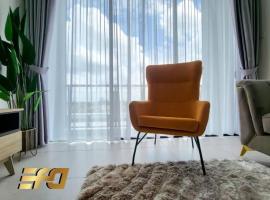 Cozy Home at Near Centre and Airport @ Galacity, spa hotel in Kuching