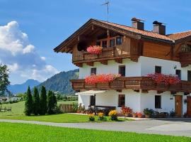 BIO- Bauernhof Obermaurach, hotel in Walchsee