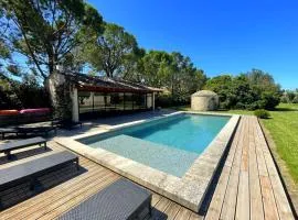 Beautiful contemporary villa swimming pool and large garden
