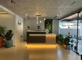 Hotel Kyzen HiTech City- Your Zenly Stay