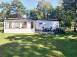 Pleasant mobile home located in a scenic location outside Jamjo, готель у місті JÃ¤mjÃ¶