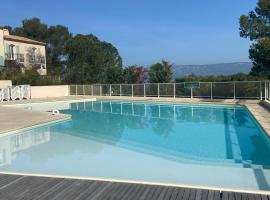 La petite bastide de Provence, ξενοδοχείο σε Mallemort