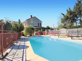 4 Bedroom Awesome Home In Saint-andiol, hotel din Saint-Andiol