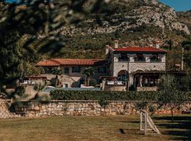 Talići Hill - Rustic Villas, hotel com banheiras de hidromassagem em Sutomore