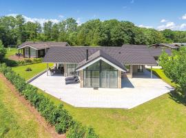 Three-Bedroom Holiday Home In Sydals, hotel in Sarup