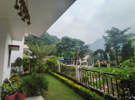 White House Villa Tapovan Rishikesh, cabaña o casa de campo en Rishikesh