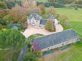 Domaine de la Clauzade, hotel s parkiriščem v mestu Saint-Germain-les-Vergnes