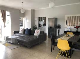 Maerua Mall Luxe Accommodations 3rd Floor, hotel in Windhoek