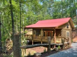 Honeymoon hideaway in woods near NOC/Polar Xpress