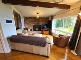 Eagles Perch Retreat, cottage in Hansville
