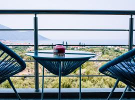 Konatsi Luxury Apartments, hotel con bañera de hidromasaje en Tyros