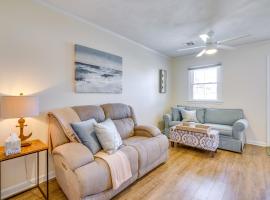 Lavallette Apartment with Patio - Walk to the Beach!，拉瓦萊特的飯店