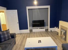 Town centre apartment, hotell i Motherwell