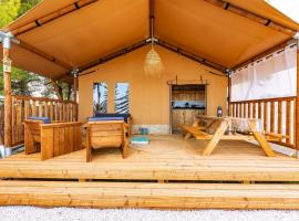 Taïno Lodge at the lake, luxury tent in Arjuzanx