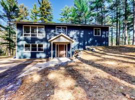 Mitchell Point Cottage, casa rústica em Eagle River