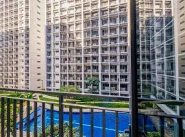 MALL OF ASIA Condo with Balcony Facing Pool @ Shore2