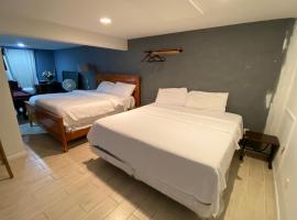 Two King Beds and washer drier – hotel w mieście Peekskill