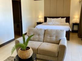 Plaza Del Norte Hotel and Convention Center: Laoag, Laoag Uluslararası Havaalanı yakınında bir otel