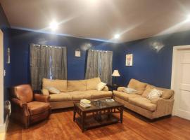 spacious and indulging, hotel with parking in Meriden