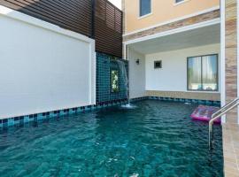 Khanitha Luxurious Private Pool walk to the beach!, hotelli kohteessa Ban Thalat Choeng Thale