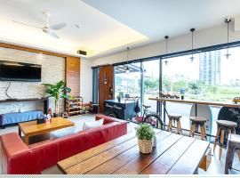 Sea Fun Homestay, hotel in Toucheng