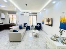 Cute 2 Bedrooms Apt With New Ac