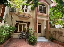 Entire Town House in Chroy Changva area – domek wiejski w mieście Phnom Penh