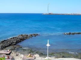 아리나가에 위치한 호텔 Sun and Sea House 3 Rooms & Wifi