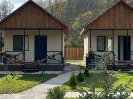 Flora Racha - Lovely Cottages, apartment in Ambrolauri