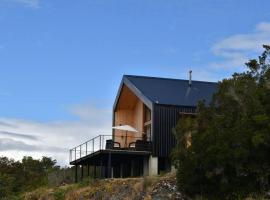 Impressive Don Santiago Cabin, Chilean Patagonia., hotel di Chaitén