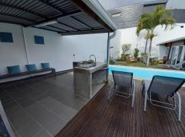 Villa Pierre Mandarine, dans l'ouest, hotel v destinaci Saint-Gilles-les Hauts