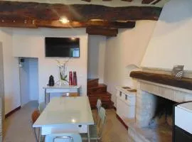 SE051 - Palazzo d'Arcevia, accogliente trilocale ristrutturato