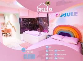 Capsule cloud - jacuzzi - projecteur cinema, hotell i Tourcoing