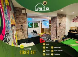 Capsule Street Art - Sauna- Jacuzzi - Playstation 5 - Billard - Netflix - Home cinéma - Terrasse, hotel in Douai