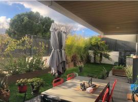 Oasis Familiar, casa con jardín con ubicación Ideal, hotel in Alcobendas