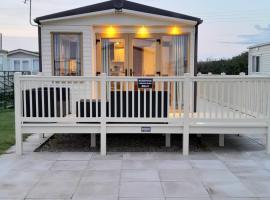 Sunnymeade Holiday Park i3 St David, glamping site in Ingoldmells