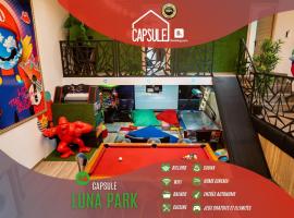 Capsule Luna Park - Jacuzzi - Sauna - Jeux & Arcades - Billard - Netflix & Home cinéma -, hotel in Valenciennes