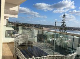 Luxurious Apt - Sea View, διαμέρισμα σε Pont Blondin