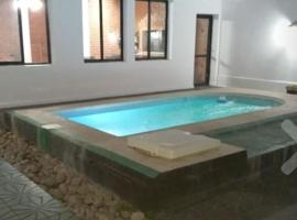 Casa con quincho p 25 p y pileta h-8 per en Potrero de los Funes، بيت عطلات في سان لويس