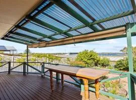 Coastal Drift - Escape To Coastal Bliss At This 3 - Bedroom Holiday Rental In Coffin Bay!