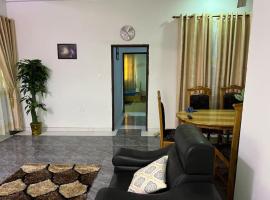 Stunning 2 Bedroom Affordable pl, levný hotel v destinaci Kumasi